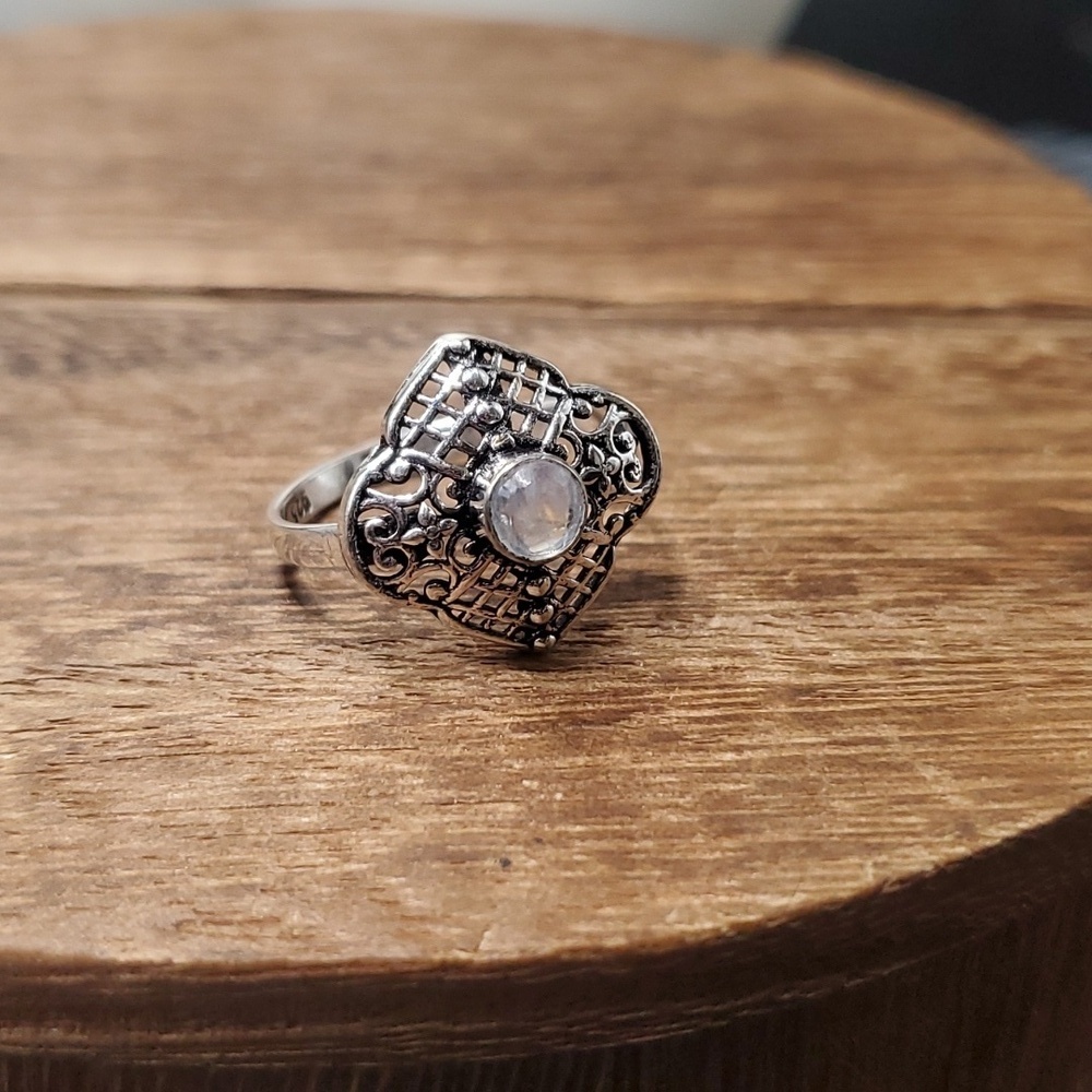 Size 8.5 R237 sterling Victorian lace ring